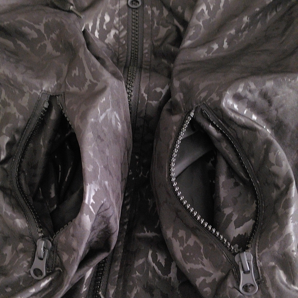 Zyia Active Medium Black Animal Print Lightweight Mesh Windbreaker Jade Jacket - Picture 14 of 16